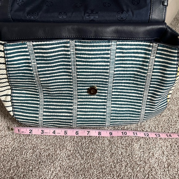 Navy & white Tory Burch shoulder bag. - Picture 4 of 7